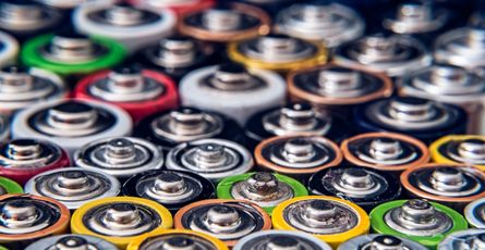 Lithium batteries in household items: care and consequences
